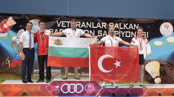 veteranlar-balkan-badminton-sampiyonasi-sona-erdi-(6)-(1).jpg